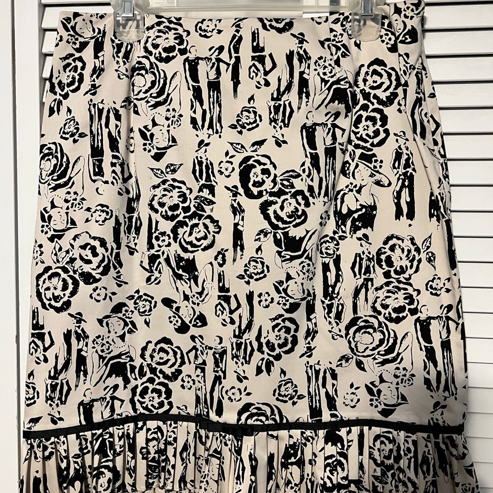 Elliott Lauren skirt with side zipper. Size 12